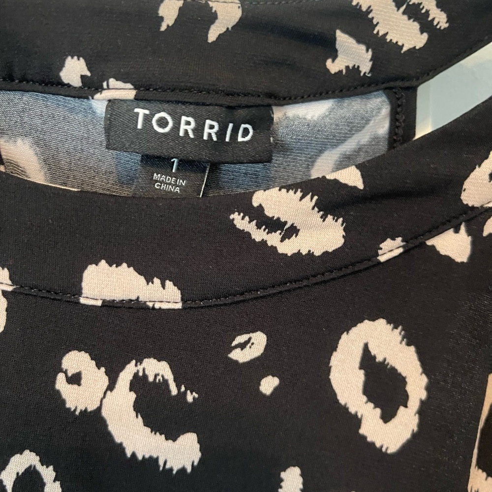 Torrid Leopard Print Sleeveless Top🐆 - Picture 5 of 5